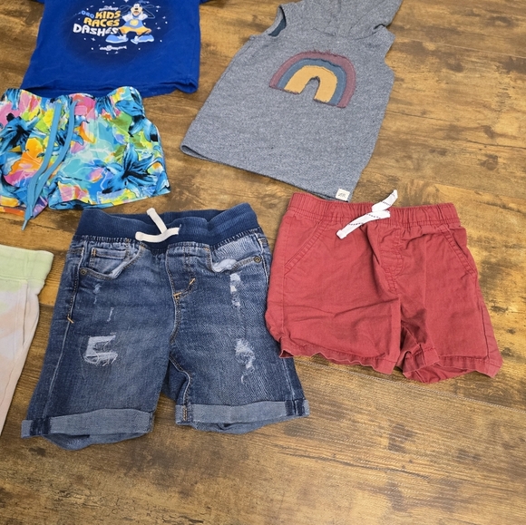 Toddler boys size 2T summer clothing bundle of 6 mostly shorts - Picture 3 of 6